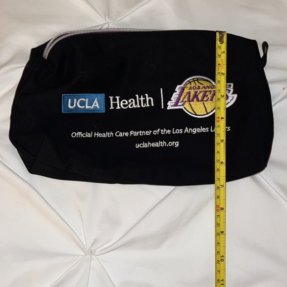 UCLA x Lakers Cosmetics Bag - Picture 6 of 6
